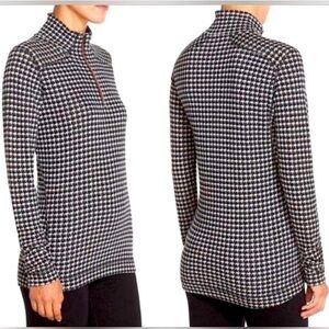 Smartwool merino wool 250 Houndstooth quater zip top, size XS